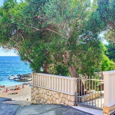 Luxury App P2 Amazing Location Ivan Dolac
